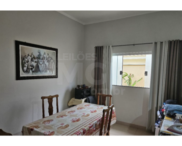 Foto de PIACATU/SP — Casa residencial e seus respectivo lote com área de 270,00m²
