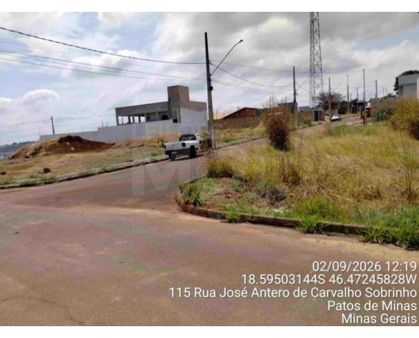 Foto de PATOS DE MINAS/MG - Lote urbano com área de 1.186,02 m², localizado na Rua Agostinho Rodrigues Galvão, bairro Afonso Queiroz