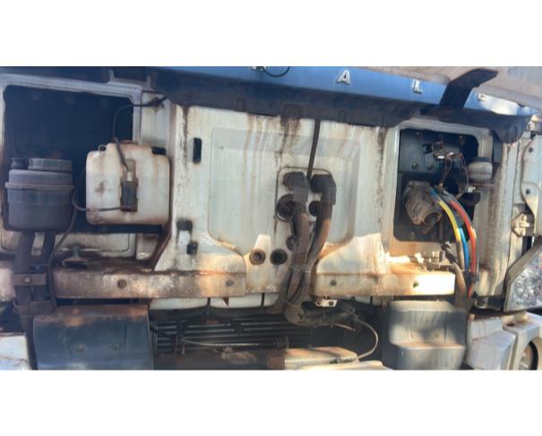 Foto de UNIFLOR/PR - Caminhão Agrale 14000 6X2, 2014/2014