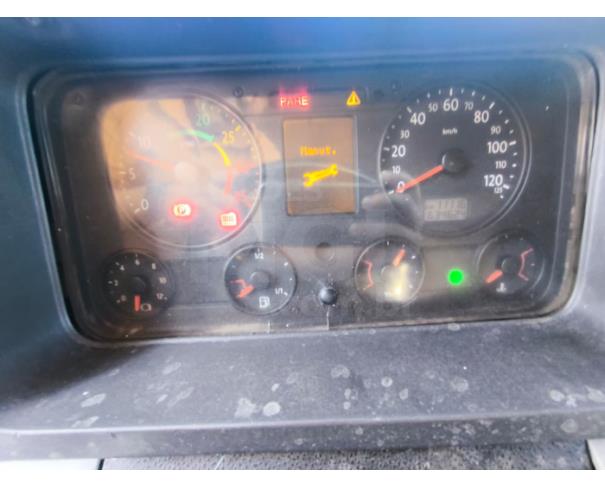Foto de ITAÚNA MG - CAMINHÃO NO CHASSI TRUCADO  - VW 24.250 CLC 6X2 - NO DOCUMENTO ESTÁ COMO CARROCERIA FECHADA