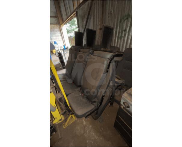 Foto de PONTES GESTAL/SP - Conjunto de bancos de Van, com encostos de cabeça, cintos de segurança e estruturas metálicas de fixação