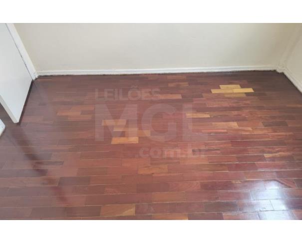 Foto de PONTE NOVA/MG – Apartamento com 4 quartos com a área de 67,48m², situado no Centro