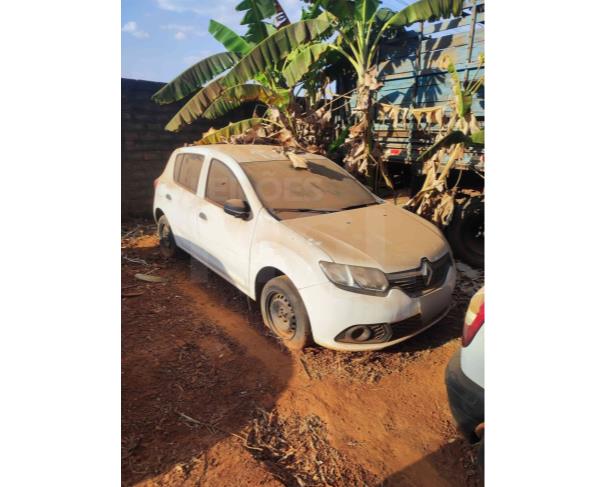 Foto de CATALÃO/GO - CIRCULÁVEL - AUTOMÓVEL - RENAULT SANDERO AUTH 10 - 2017/2017