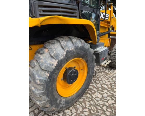 Foto de DIVINÓPOLIS/MG - RETROESCAVADEIRA JCB - ANO: 2023/2023 - PA13058