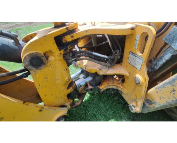 Foto de DIVINÓPOLIS/MG - Retroescavadeira JCB, modelo 3C.