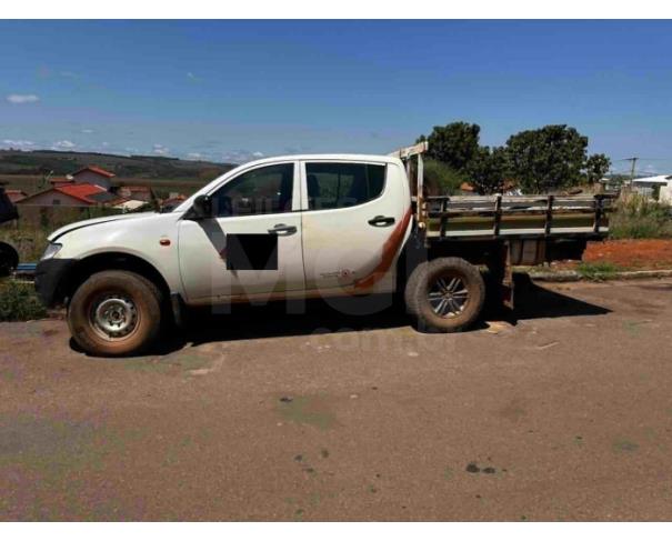 Foto de TIROS/MG - Caminhonete Mitsubishi L200 Triton GL D, 2017/2018, DIESEL 