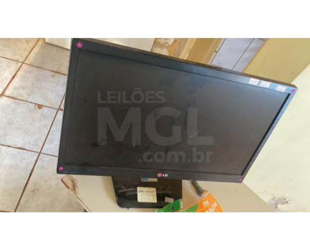 Foto de DUMONT/SP - Informática e eletrônicos – Televisores, monitores, caixa de som, impressora, CPU, microfones e etc
