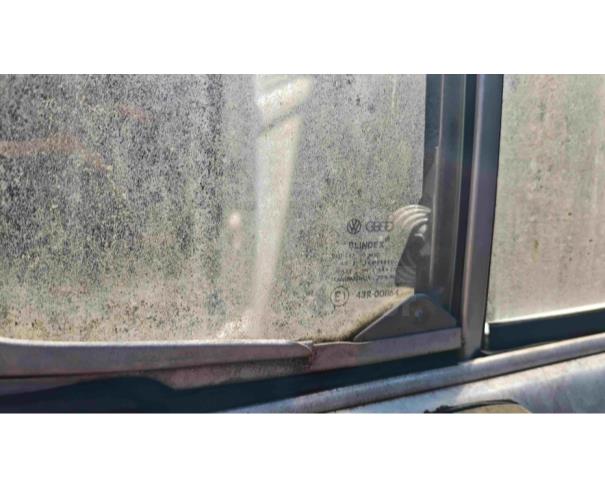 Foto de ALAMBARI/SP - Camioneta VW Kombi, 1998/1999, GASOLINA 