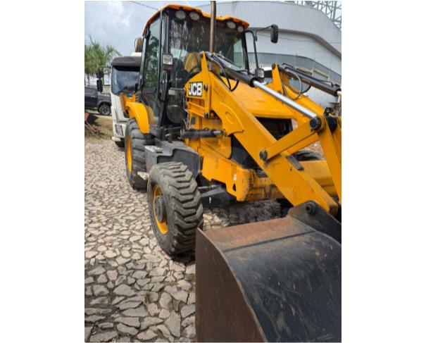 Foto de DIVINÓPOLIS/MG - RETROESCAVADEIRA JCB - ANO: 2023/2023 - PA13058