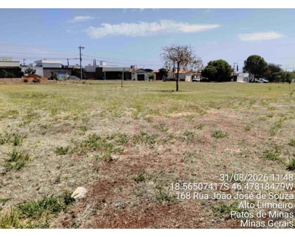 Foto de PATOS DE MINAS/MG - Praça constituída pela Quadra 13, com área de 4.256,00 m², localizada no Bairro Alto Limoeiro