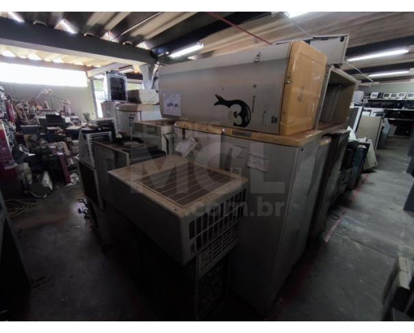Foto de Brasília/DF - SUCATA DE ESTUFAS, AR CONDICIONADOS, GELADEIRAS, BEBEDOUROS, MICRO-ONDAS, FOGÃO E AUTOCLAVES E EQUIPAMENTOS EM GERAL.