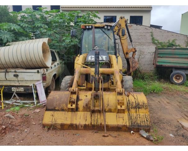 Foto de PIEDADE DE CARATINGA/MG - Retroescavadeira Caterpillar 416E, 2013/2013