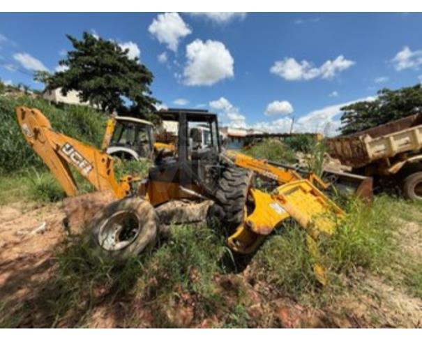 Foto de APIACÁ/ES - Retroescavaideira JCB modelo 3C