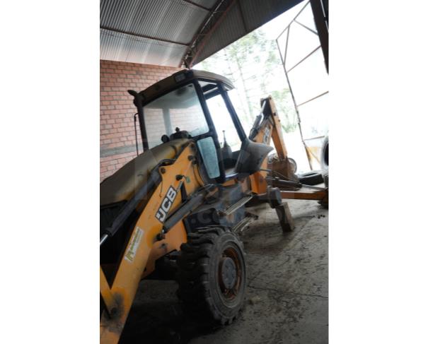 Foto de BELA VISTA DO TOLDO/SC - Retroescavadeira da marca JCB, modelo 3C