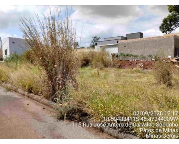 Foto de PATOS DE MINAS/MG - Lote urbano com área de 1.186,02 m², localizado na Rua Agostinho Rodrigues Galvão, bairro Afonso Queiroz