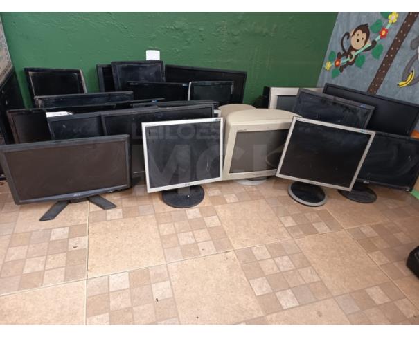 Foto de PEDRA DO ANTA/MG - Sucata de eletrônicos