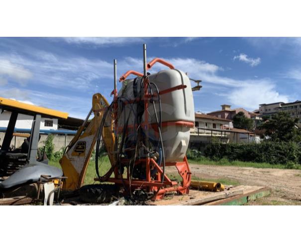 Foto de LAGOA DOURADA/MG - Pulverizador agrícola de arrasto Kuhn