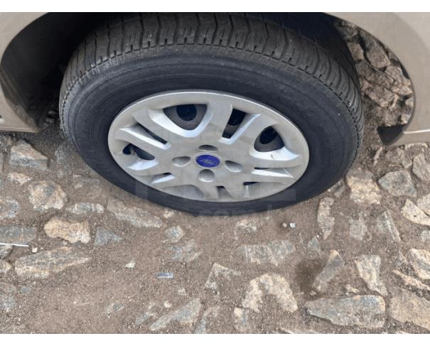 Foto de ITAÚNA/MG FORD/FIESTA SEDAN 1.6 ANO 2011/2012 COR PRATA