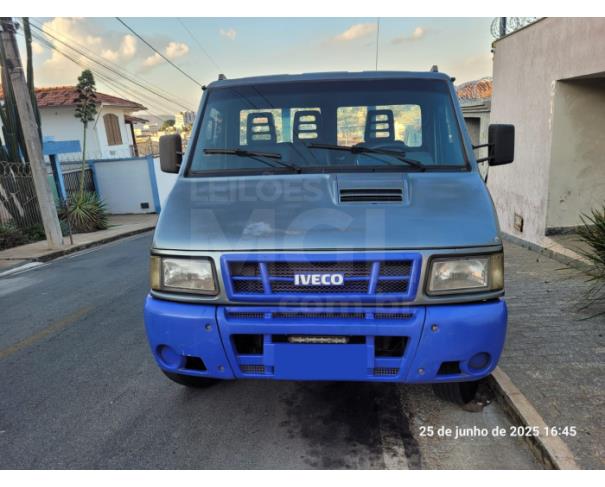 Foto de ITAÚNA MG - CAMINHÃO COM PLATAFORMA 5 MTS  - IVECO DAILY7013 CC1