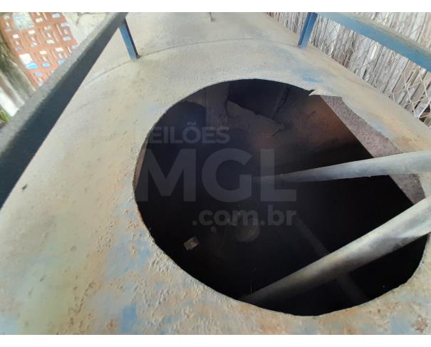 Foto de RIO DAS OSTRAS/RJ - CARRETA AGRICOLA, MOD. TANQUE, MONO BLOCO, COM PLATAFORMA E BOMBA DE ABASTECIMENTO