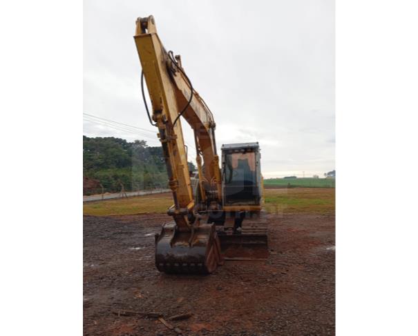 Foto de FLOR DA SERRA DO SUL/PR-Escavadeira New Holland, modelo E135B