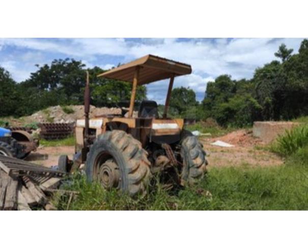 Foto de DIVINÓPOLIS/MG - Trator Agrícola CBT modelo 8440