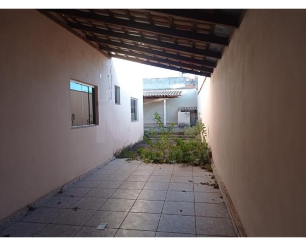 Foto de ITAÚNA/MG — Casa com 02 quartos no Bairro Godofredo Gonçalves (desocupada)