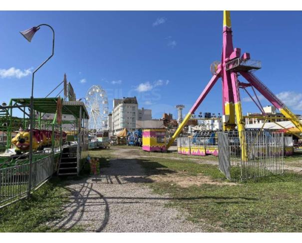 Foto de FLORIANÓPOLIS/SC - Terreno com 15.379,61m² ao lado Igreja Nª Sª de Guadalupe em Canasvieiras