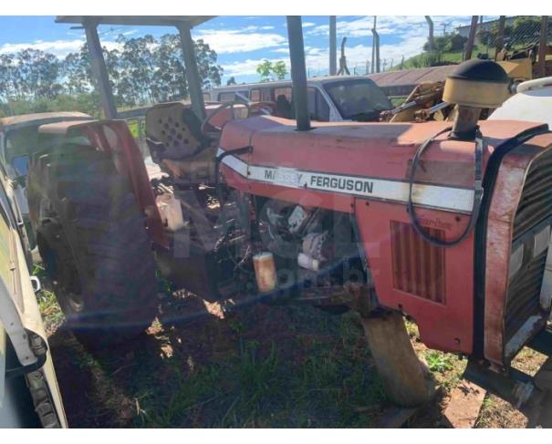 Foto de PARDINHO/SP - Trator Massey Ferguson