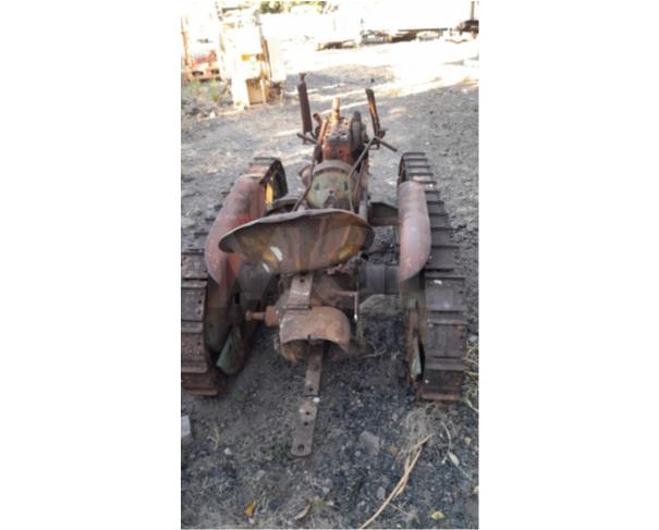 Foto de ITAÚNA MG - TRATOR ANTIGO 