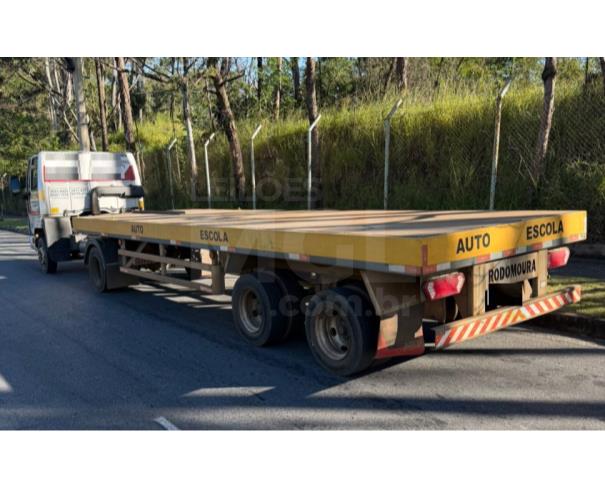 Foto de BELO HORIZONTE/MG  CONJUNTO FORD CARGO 816 RODOMOURA - CAVALO TRATOR COM A PRANCHA 02 EIXOS