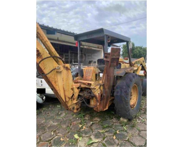 Foto de CARMO/RJ - Retroescavadeira Massey Ferguson, modelo 86HS - 75CV