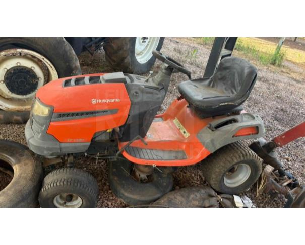 Foto de VALE DE SÃO DOMINGOS/MT - Trator cortador de grama Husqvarna mod. LT1597, ano 2013