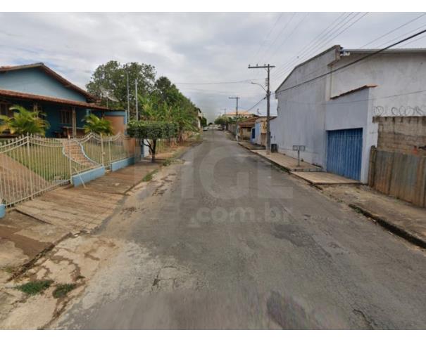 Foto de FELIXLÂNDIA/MG — Prédio com 3 andares no centro