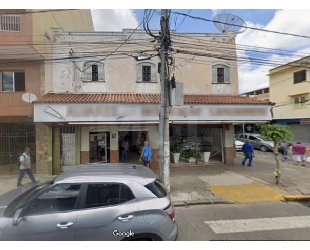 Foto de SÃO LOURENÇO/MG — Casa de morada e seu lote de terreno no Centro