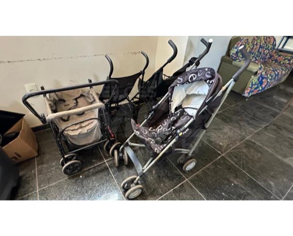 Foto de ITATIAIUÇU/MG-Carrinho de bebe para passeio.