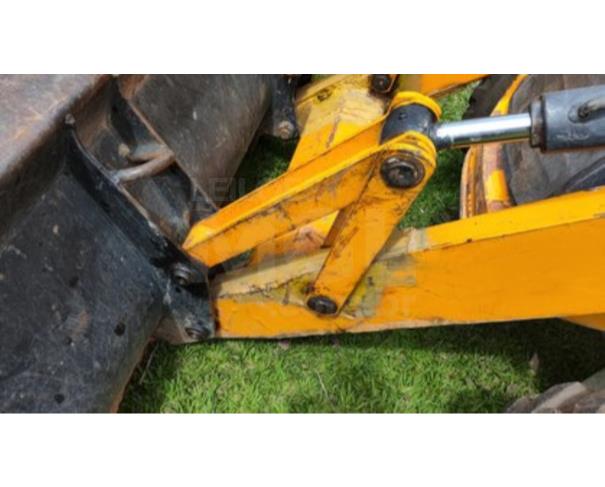 Foto de DIVINÓPOLIS/MG - Retroescavadeira JCB, modelo 3C.