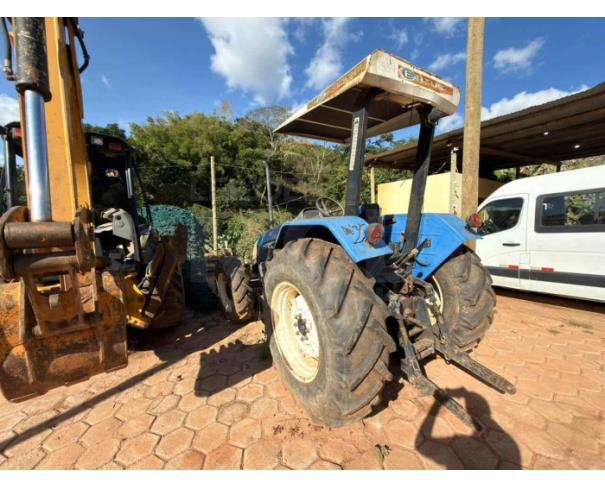 Foto de CARMÉSIA/MG - Trator New Holland, modelo TL75E