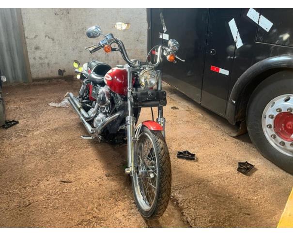 Foto de LAVRAS/MG - MOTOCICLETA HARLEY DAVIDSON -1979/1979 - COR BRANCA(PROVENIENTE DE DOAÇÃO). 