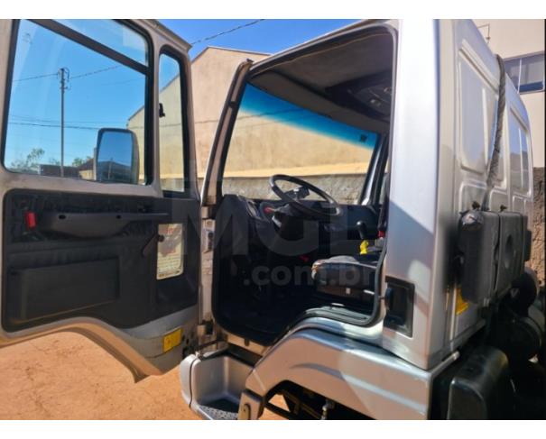 Foto de ABAETÉ/MG - CAMINHÃO - FORD/CARGO 815 N COM BAÚ CÂMERA FRIA - ANO: 2011/012 - SC1171