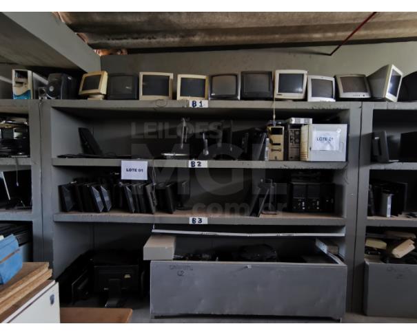 Foto de Brasília/DF - SUCATA DE EQUPAMENTOS DE INFORMÁTICA