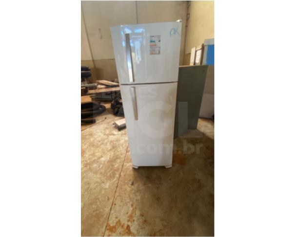 Foto de DUMONT/SP - Eletrodomésticos – Ventiladores, geladeiras, ar condicionado, bebedouro de galão, micro-ondas, tanque de lavar roupa de plástico, máquina de lavar, bebedouro industrial e etc