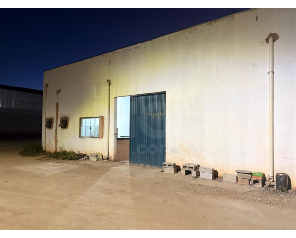 Foto de MONTE CARMELO/MG — Galpão com 1.400m² com terreno de 3.000 m² na MG-190