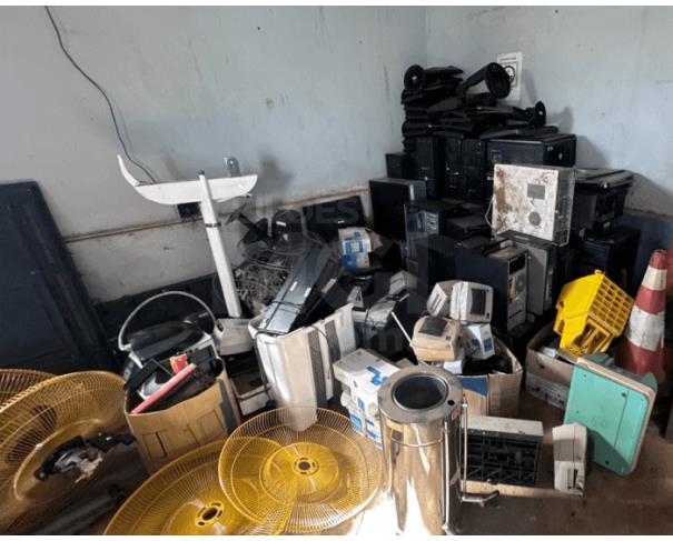 Foto de MATEUS LEME/MG - Lote de sucata de informática e eletrônicos