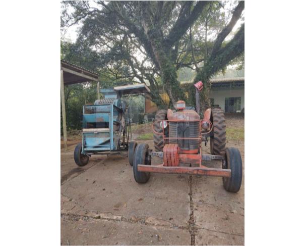 Foto de CHAPECÓ/SC - Trator agrícola de rodas - Ford modelo