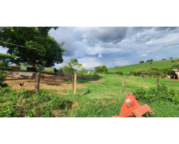 Foto de LUZ/MG – Terreno rural com a área de 16,41,94ha, denominado Fazenda Águas Claras 