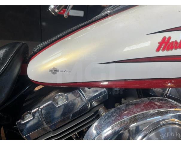Foto de LAVRAS/MG - MOTOCICLETA HARLEY DAVIDSON -1979/1979 - COR BRANCA(PROVENIENTE DE DOAÇÃO). 