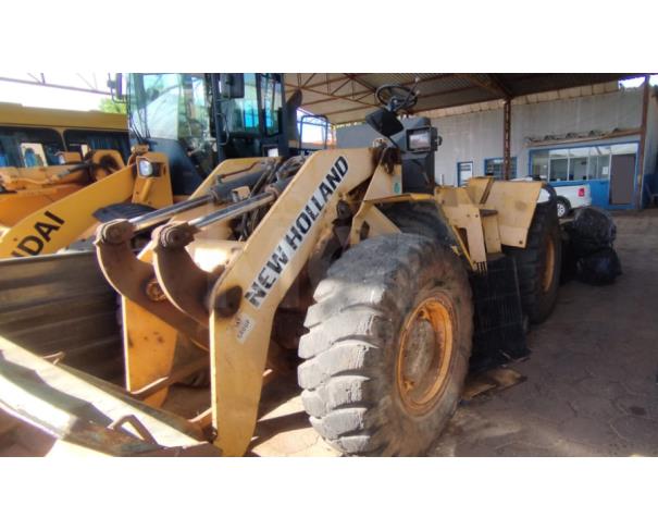 Foto de QUATIGUÁ/PR - Pá Carregadeira New Holland, 12B Turbo