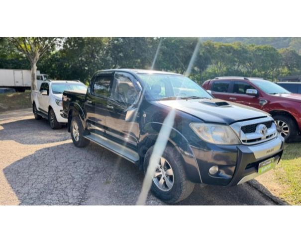 Foto de ITAÚNA/MG - CAMINHONETE TOYOTA/HILUX CABINE DUPLA 4X4 SRV ANO 2008/2009 - SC1101
