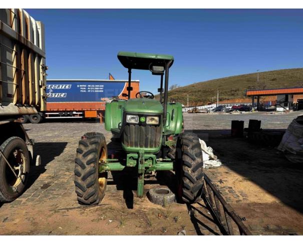 Foto de PIRAPETINGA/MG - Trator John Deere